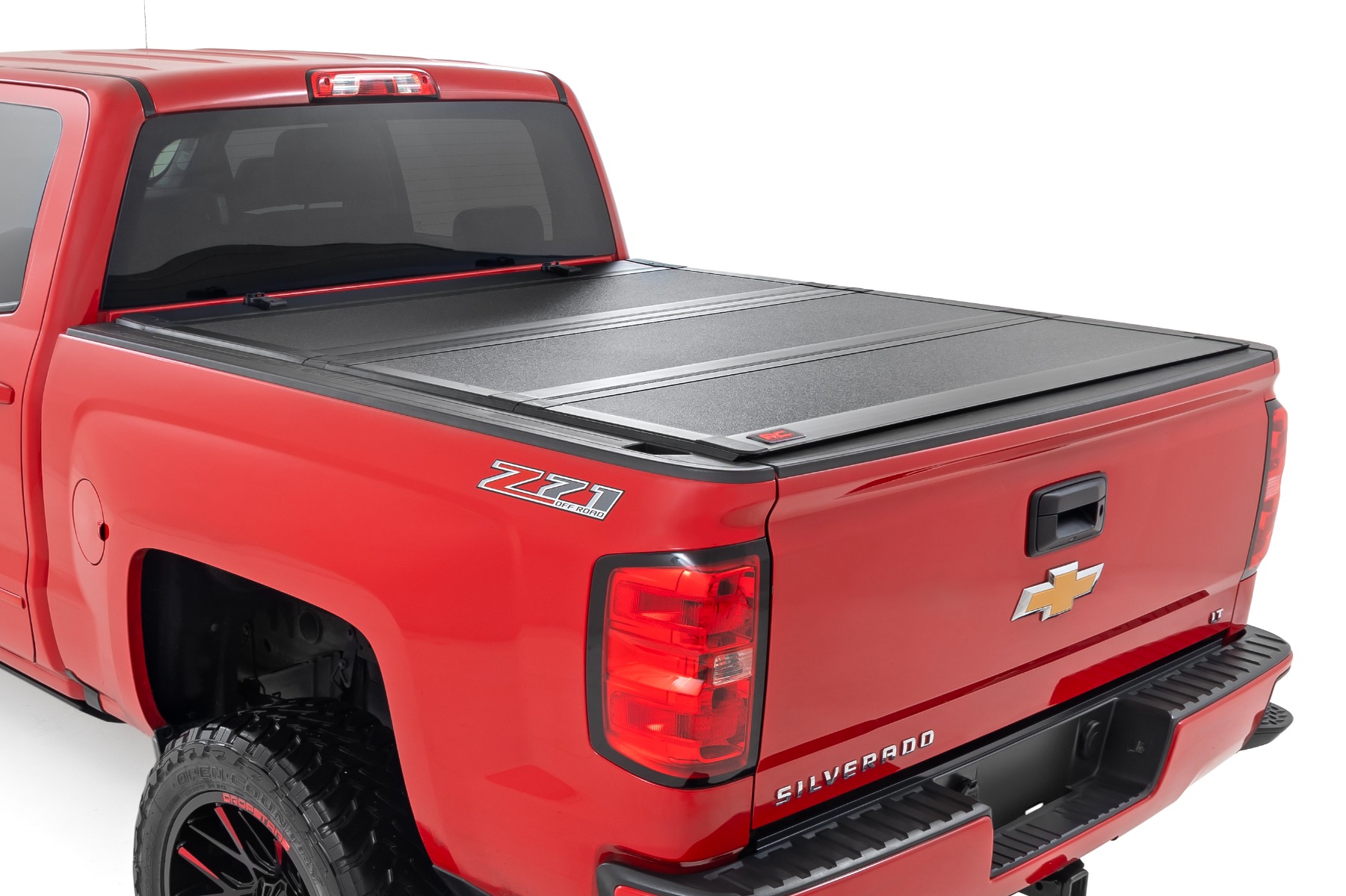 Stabile, dreifach faltbare, hochklappbare Ladeflächenabdeckung | 6'7 Zoll Ladefläche | Relingabdeckung | Chevy/GMC 1500/2500HD/3500HD (2014–2019)