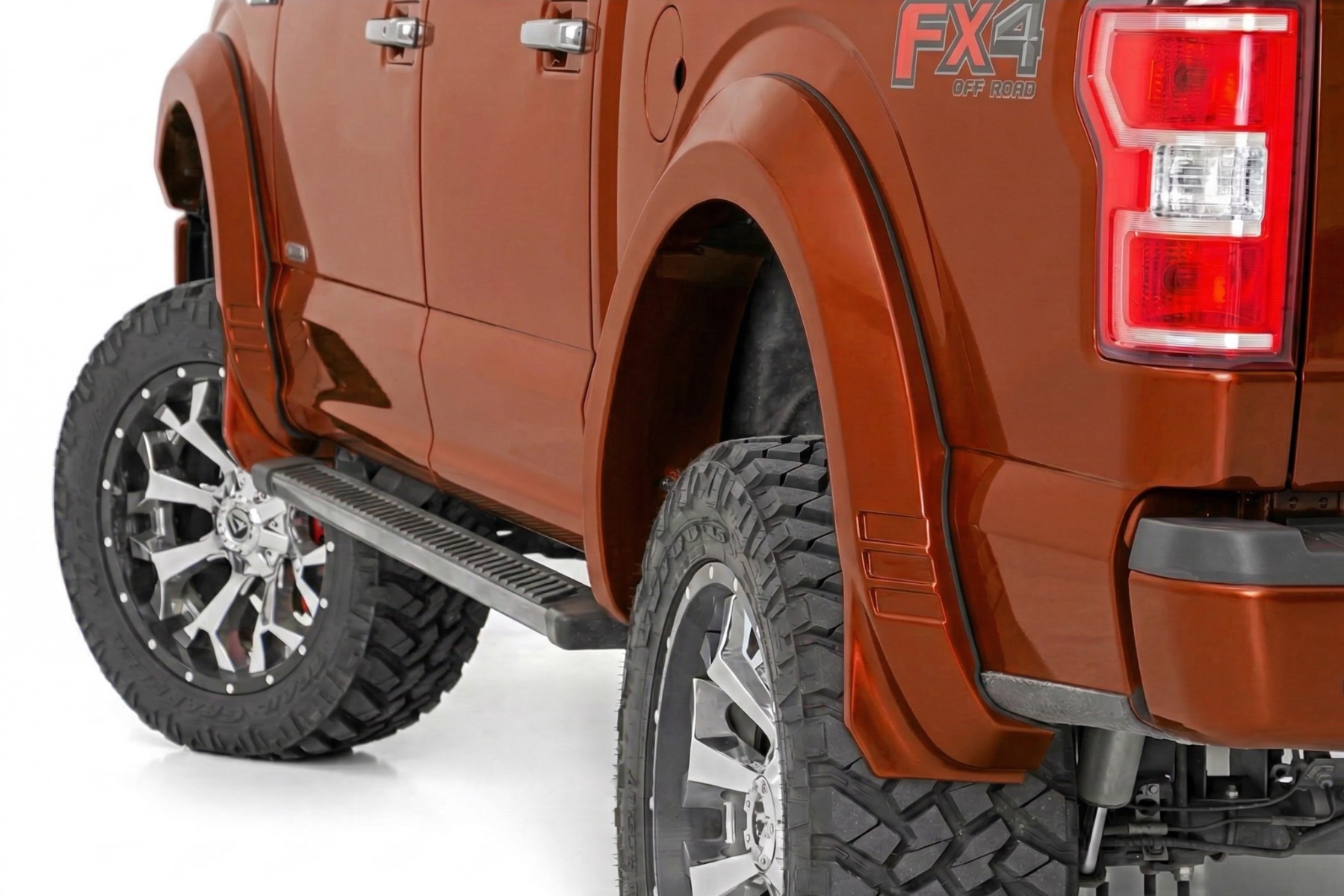 SF1 Kotflügelverbreiterungen | H7 Bronze Fire | Ford F-150 2WD/4WD (2015–2017)