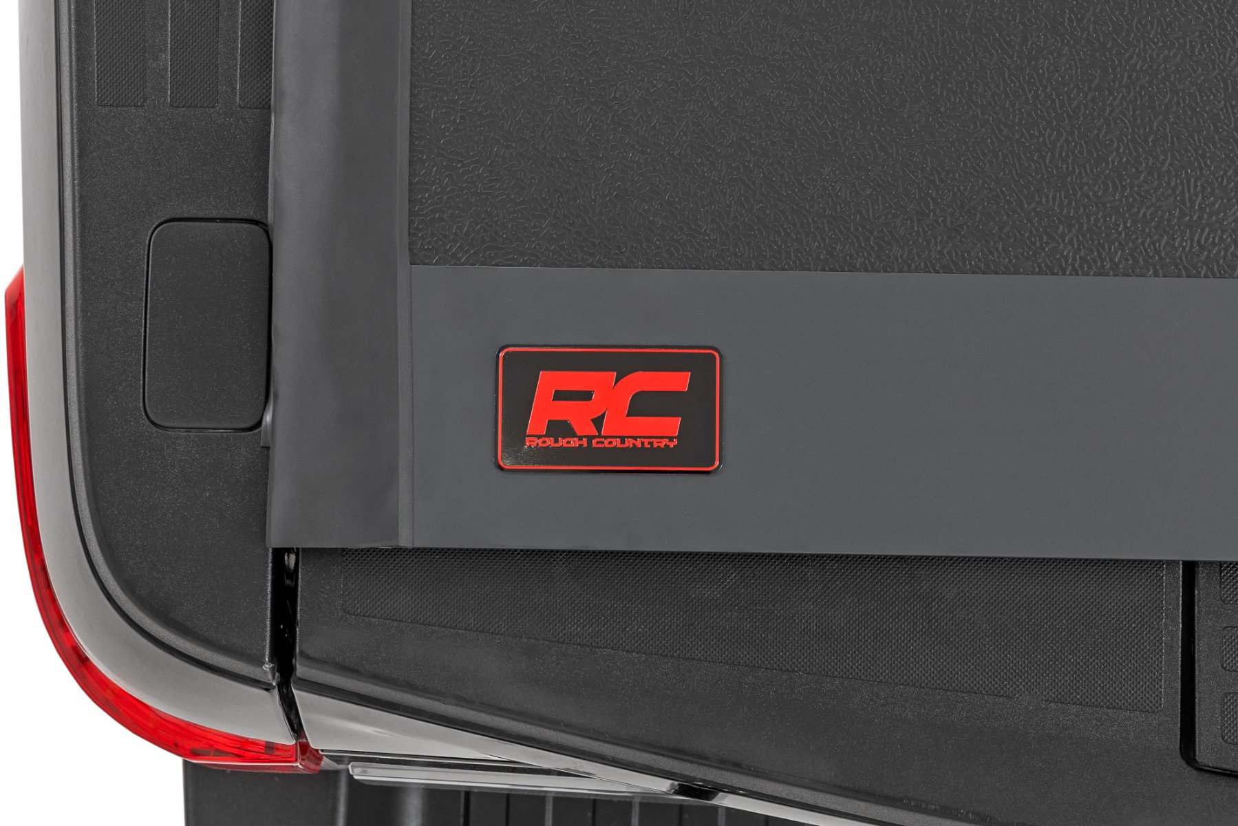 Robuste, flache Ladeflächenabdeckung | 6'10 Zoll Ladefläche | Ford F-250/F-350 Super Duty (17–26) — Bild 3