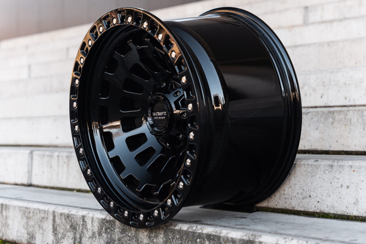 La Chanti OF6 | Glossy Black · 10J×20" · ET-25 | 5x127 / 5x139.7 — Bild 3