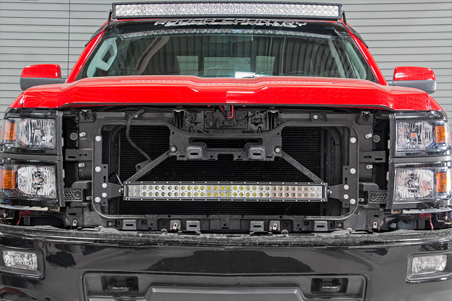 LED-Beleuchtungsset | Montage hinter dem Kühlergrill | 30 Zoll Schwarz, zweireihig | Weiße Tagfahrleuchten | Chevy Silverado 1500 (14–15) — Bild 4