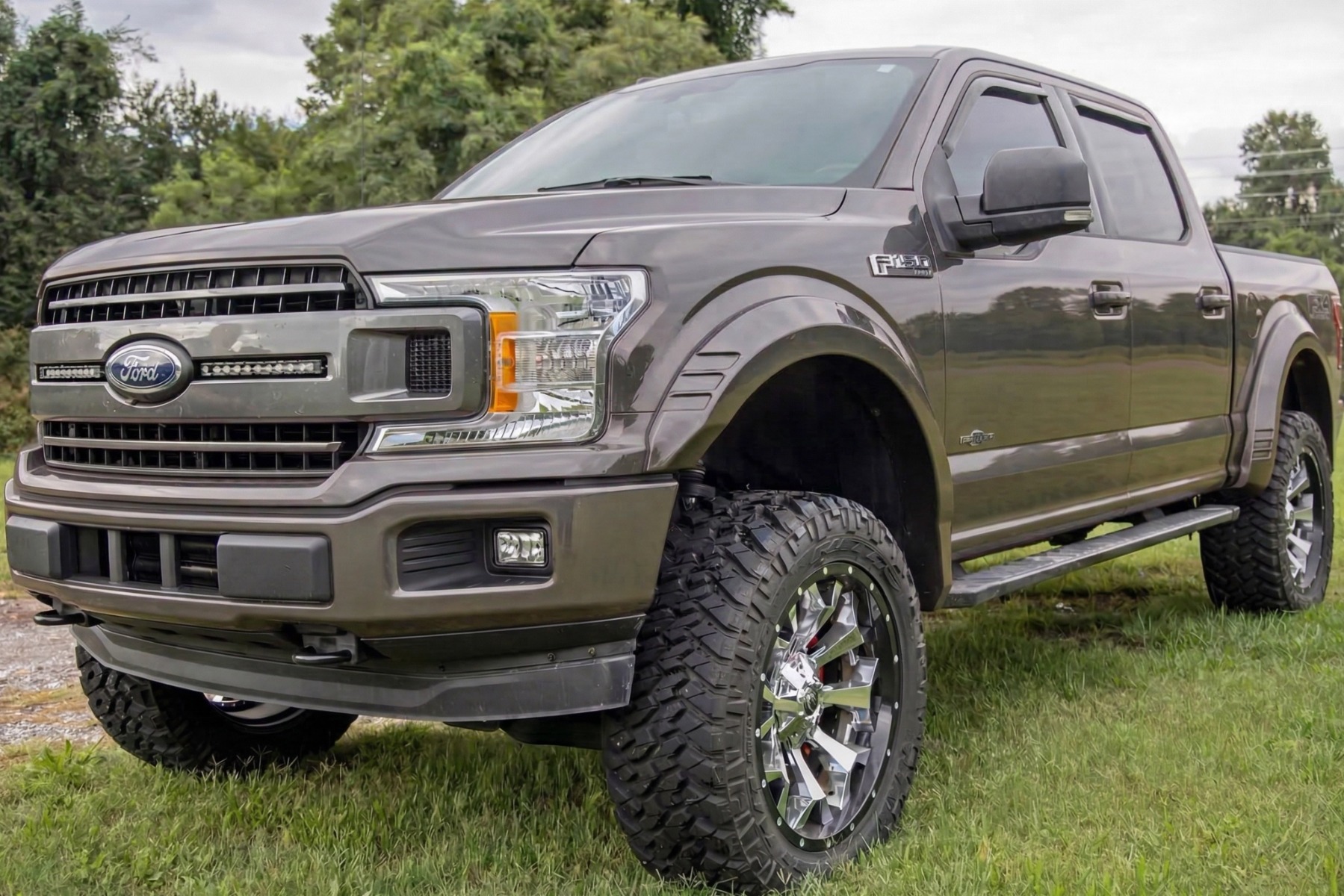 SF1 Kotflügelverbreiterungen | D1 Steingrau | Ford F-150 2WD/4WD (2018–2020) — Bild 6