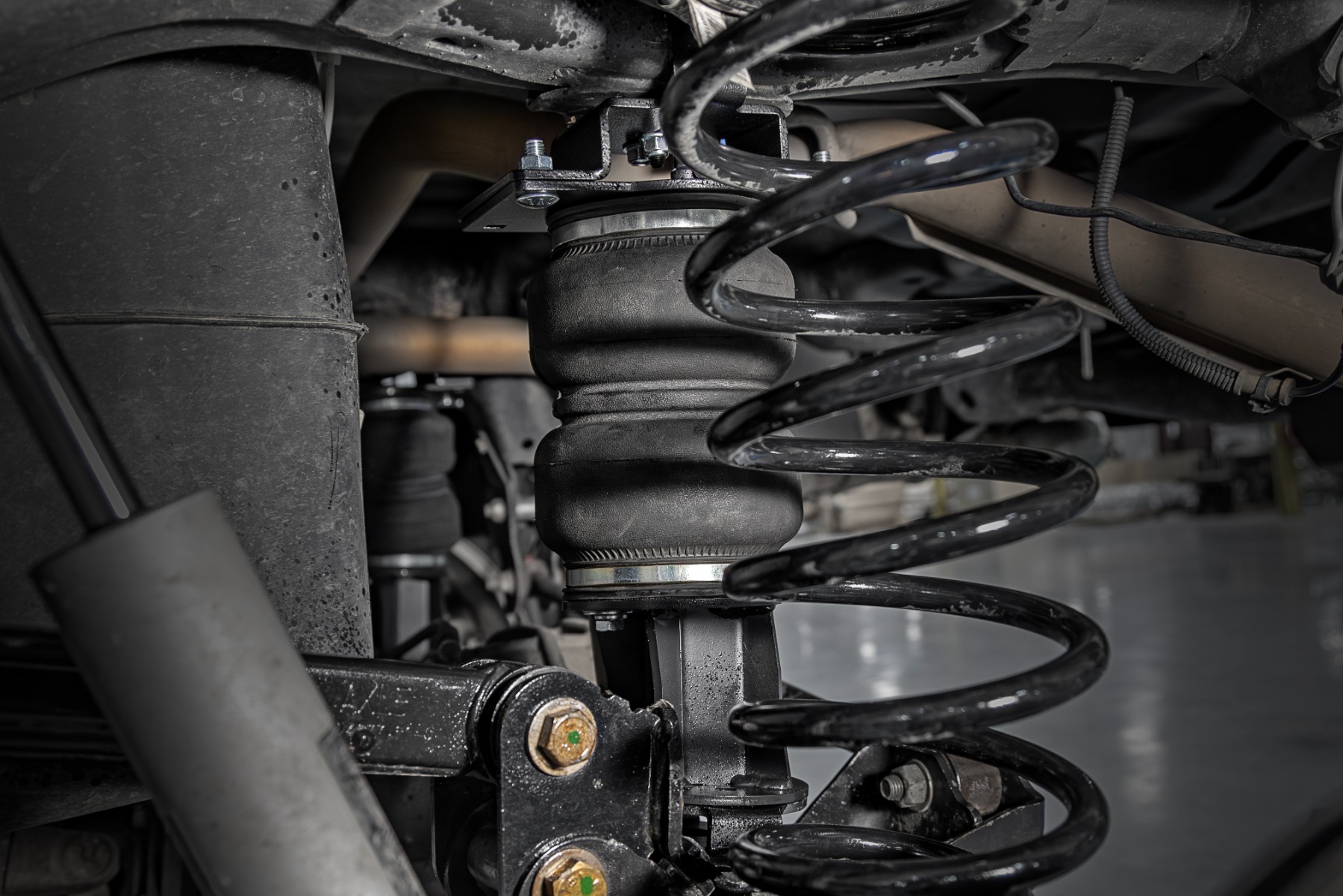Luftfeder-Set mit Kompressor | RAM 1500 2WD/4WD (2009–2018 & Classic) — Bild 6