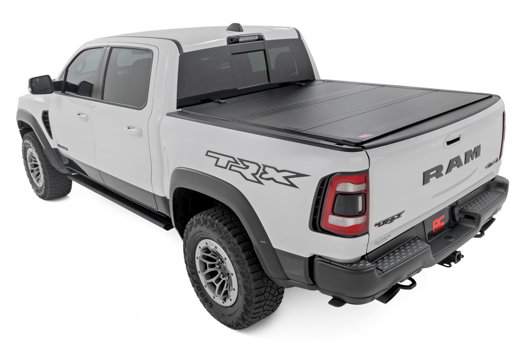 Stabile, dreifach faltbare, hochklappbare Ladeflächenabdeckung | 6'4 Zoll | RAM 1500 (19–26)/1500 TRX (21–24) — Bild 3