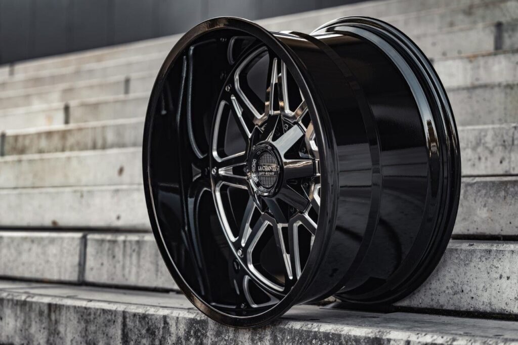 La Chanti OF9 | Glossy Black Milled · 12J×22" · ET-24 | 5x127 / 5x139.7 — Bild 3