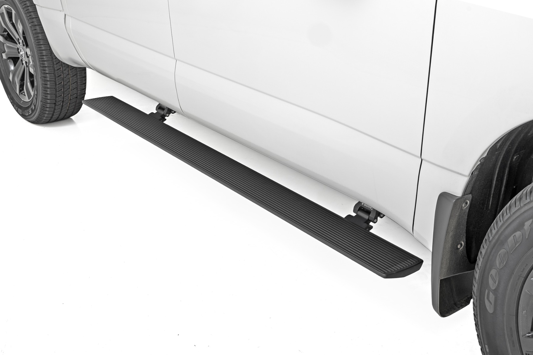 Elektrische Trittbretter | Zwei Elektromotoren | Nissan Titan 2WD/4WD (2017–2024)