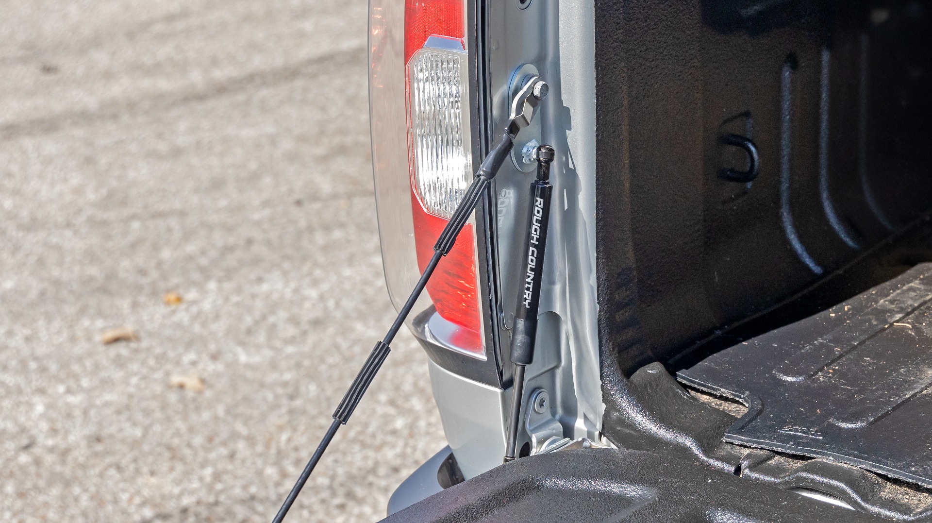 Tailgate Assist | Chevy/GMC Canyon/Colorado 2WD/4WD (2015-2022) — Bild 5