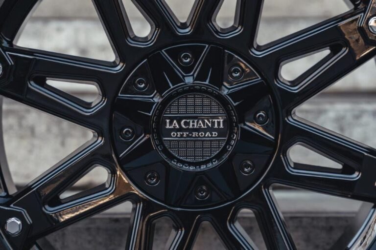 La Chanti OF1 | Glossy Black · 10J×20" · ET-12 | 6x135 / 6x139.7 — Bild 5