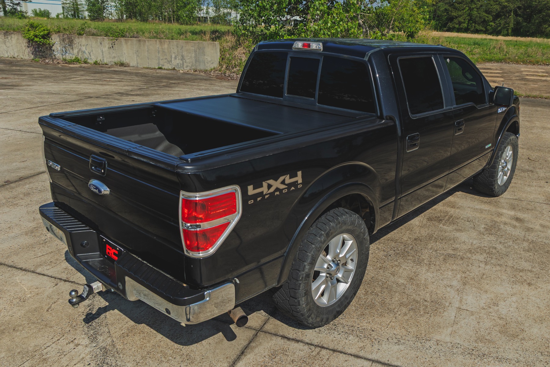 Elektrisch versenkbare Ladeflächenabdeckung | 5'7" Ladefläche | Ford F-150 2WD/4WD (2009–2014) — Bild 4