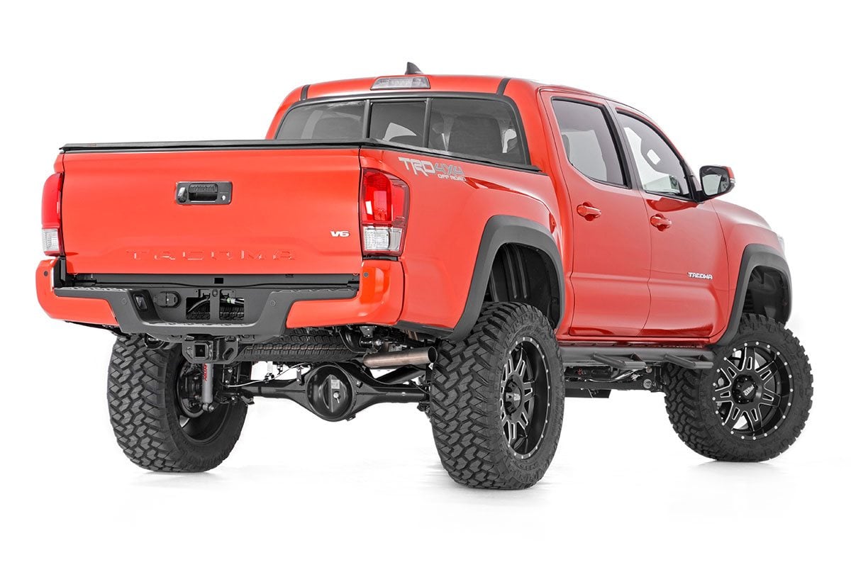 Weiche, dreifach faltbare Ladeflächenabdeckung | 5' Ladefläche | Doppelkabine | Toyota Tacoma 2WD/4WD (2016–2023) — Bild 2