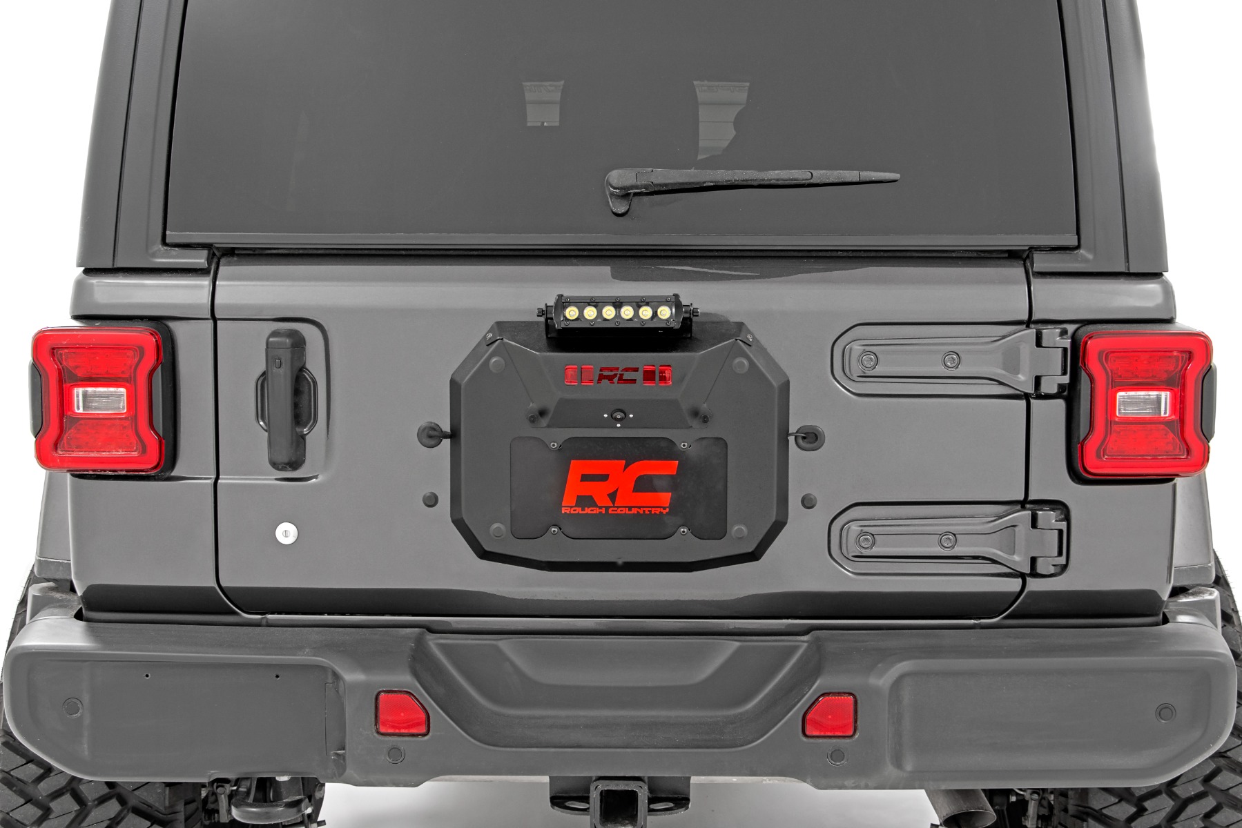 Entfernung der Reserveradhalterung | 8 Zoll, schwarz, serienmäßige LED | Jeep Wrangler JL (2018–2024) — Bild 3
