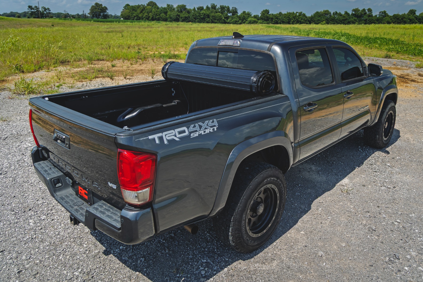 Feste, aufrollbare Ladeflächenabdeckung | 6' Ladefläche | Toyota Tacoma 2WD/4WD (2016–2023) — Bild 2