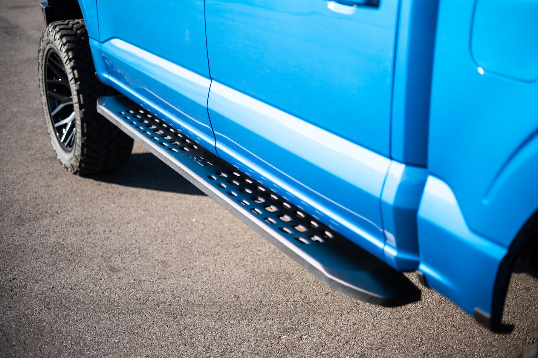 RPT2 Trittbrett | Doppelkabine | Schwarz | Ford F-150/Lightning/F-250/F-350/Raptor (15–26) — Bild 6