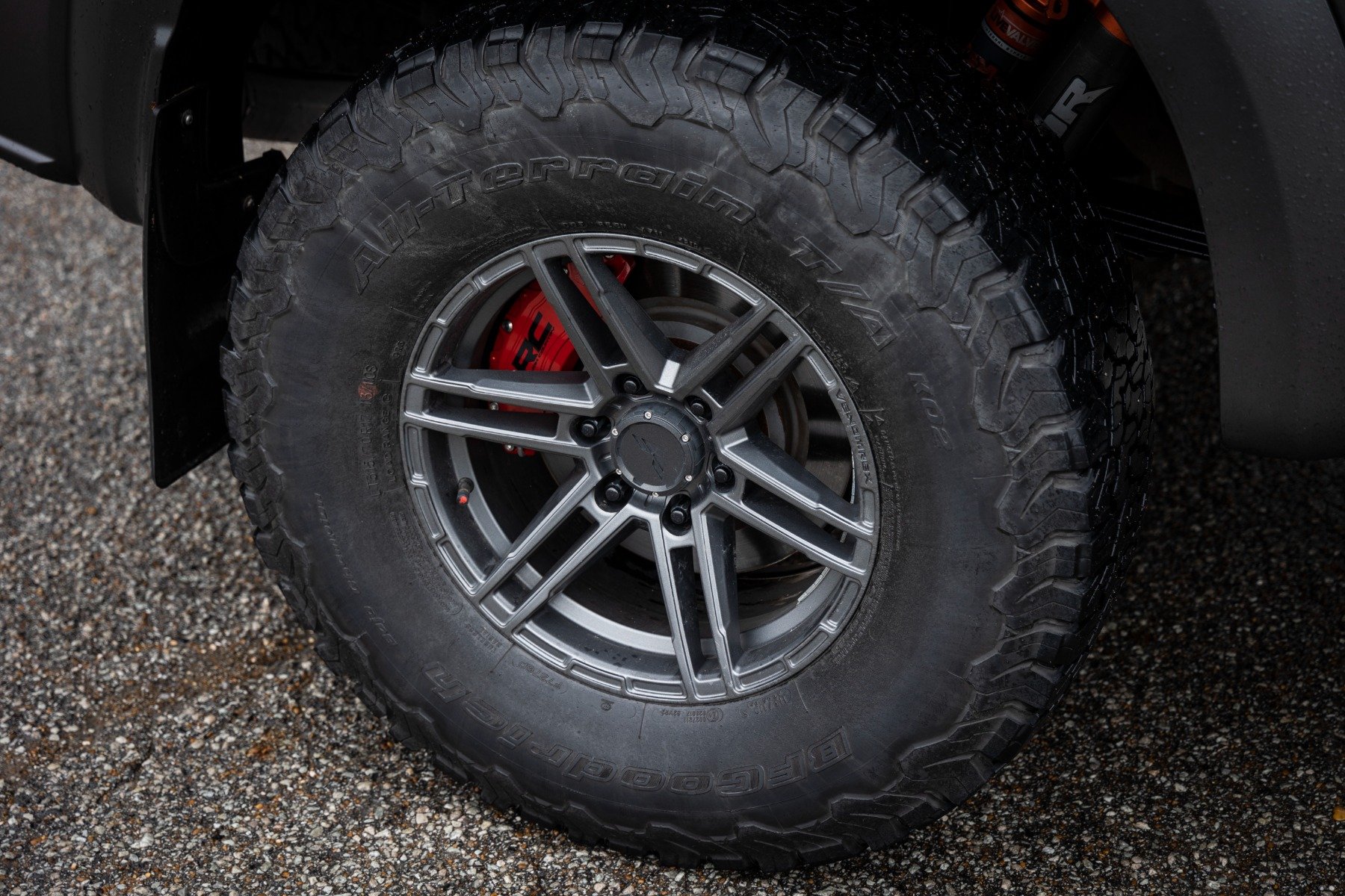 Bremssattelabdeckungen | Hinten | Rot | Mechanische Bremse | Ford Expedition/F-150/Raptor — Bild 5