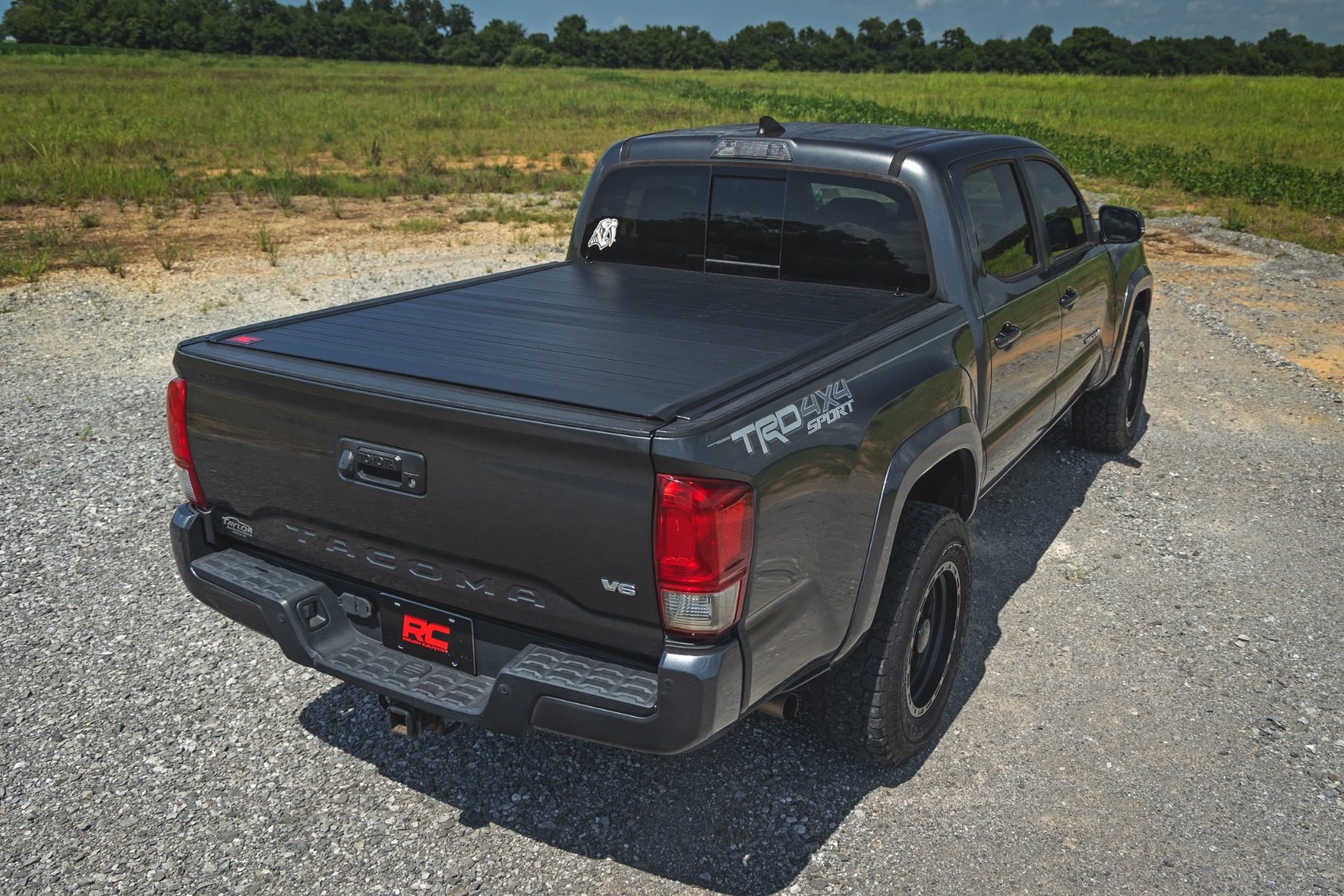 Feste, aufrollbare Ladeflächenabdeckung | 6' Ladefläche | Toyota Tacoma 2WD/4WD (2016–2023) — Bild 8