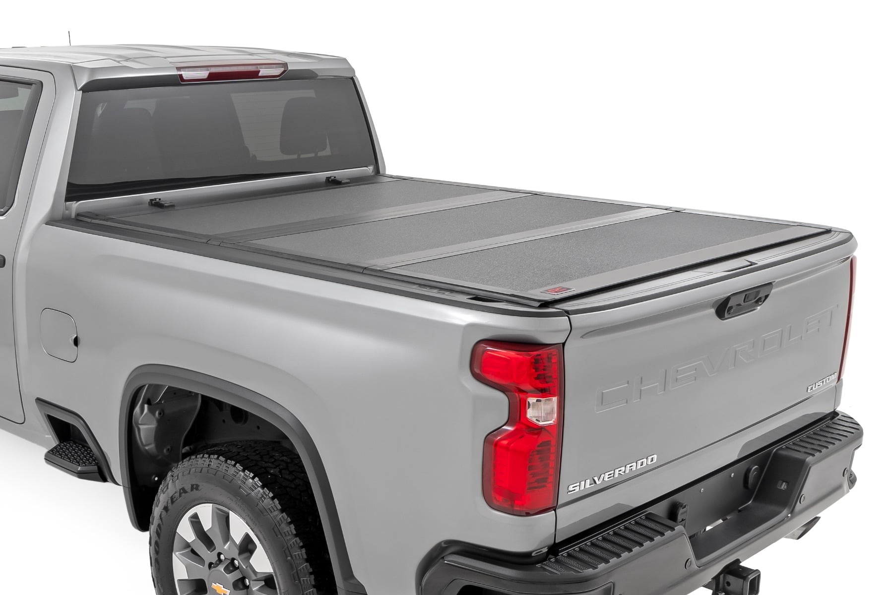 Stabile, dreifach faltbare, hochklappbare Ladeflächenabdeckung | 6'9 Zoll Ladefläche | Chevy/GMC Silverado/Sierra 2500HD/3500HD (20–26)