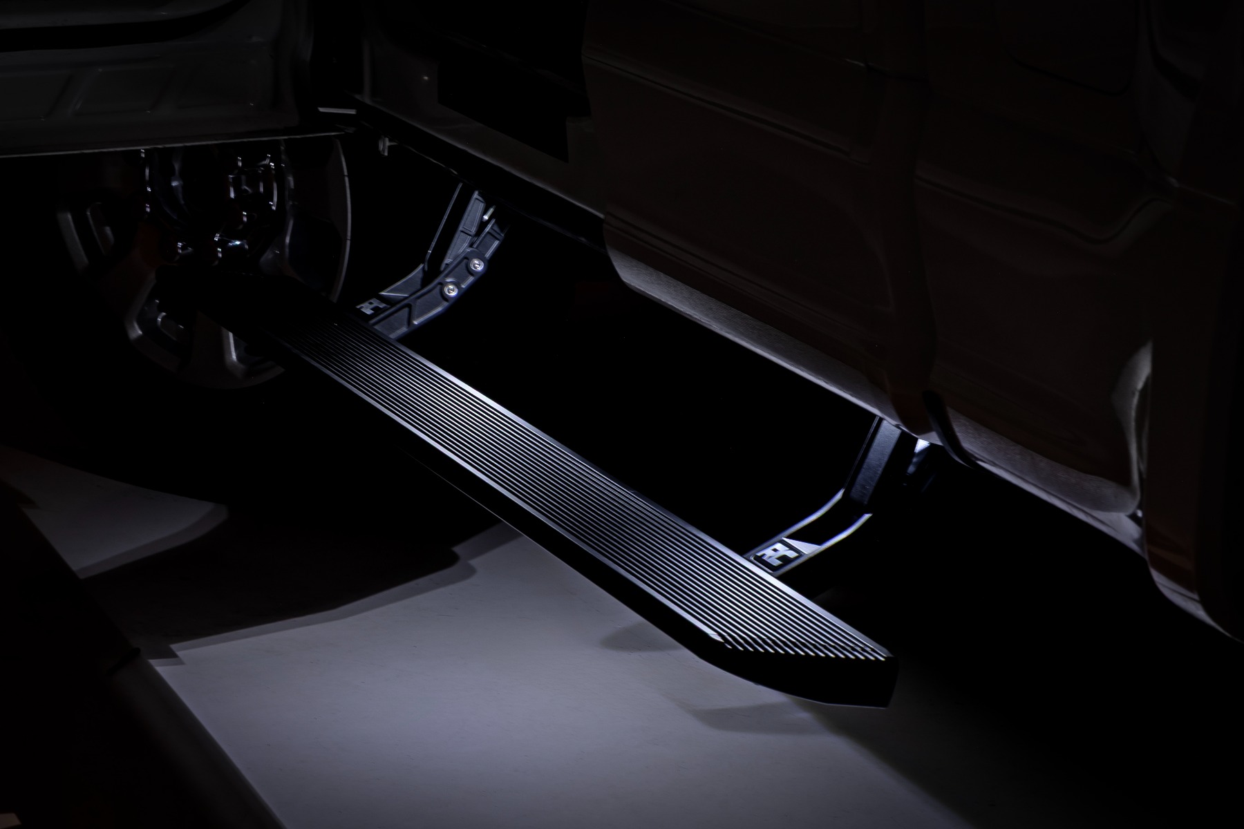 Power Running Boards | HT-Series | Super Cab | Ford F-150/Lightning/F-250/F-350/Raptor (15-26) — Bild 3