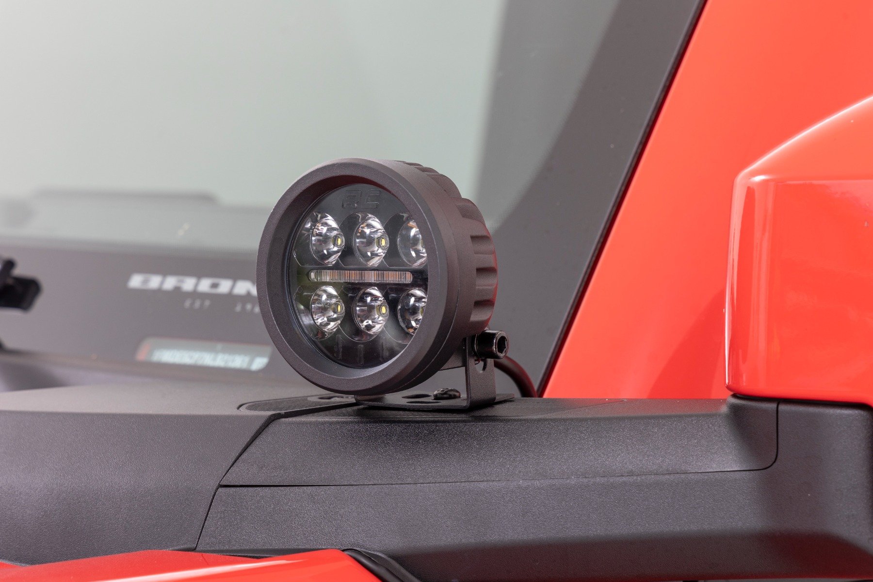 LED-Beleuchtungsset | Einbau in die Seitenleiste | 3,5 Zoll Schwarzes, rundes Paar | Gelbe Tagfahrleuchten | Ford Bronco (21–26) — Bild 2