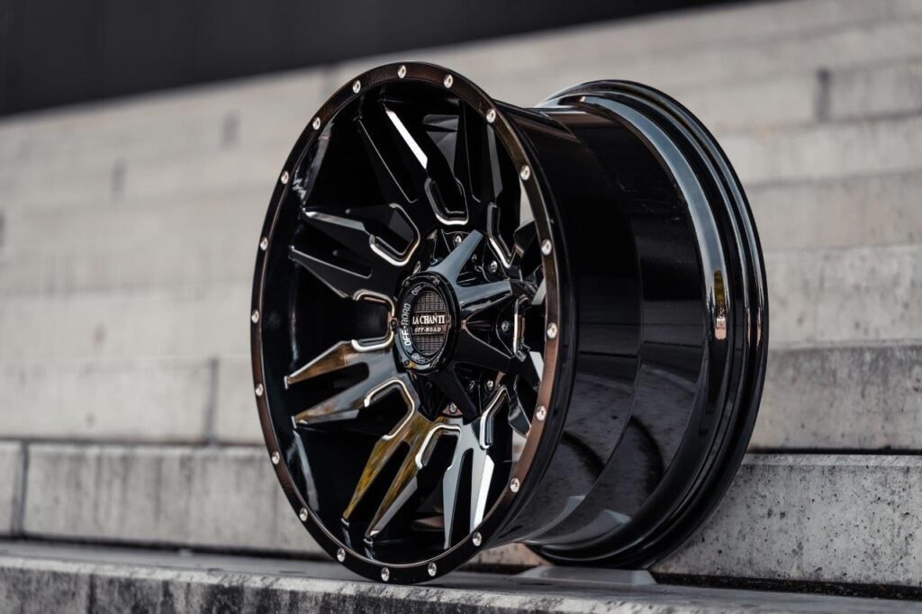 La Chanti OF5 | Glossy Black Milled · 10J×20" · ET0 | 5x127 / 5x139.7 — Bild 3