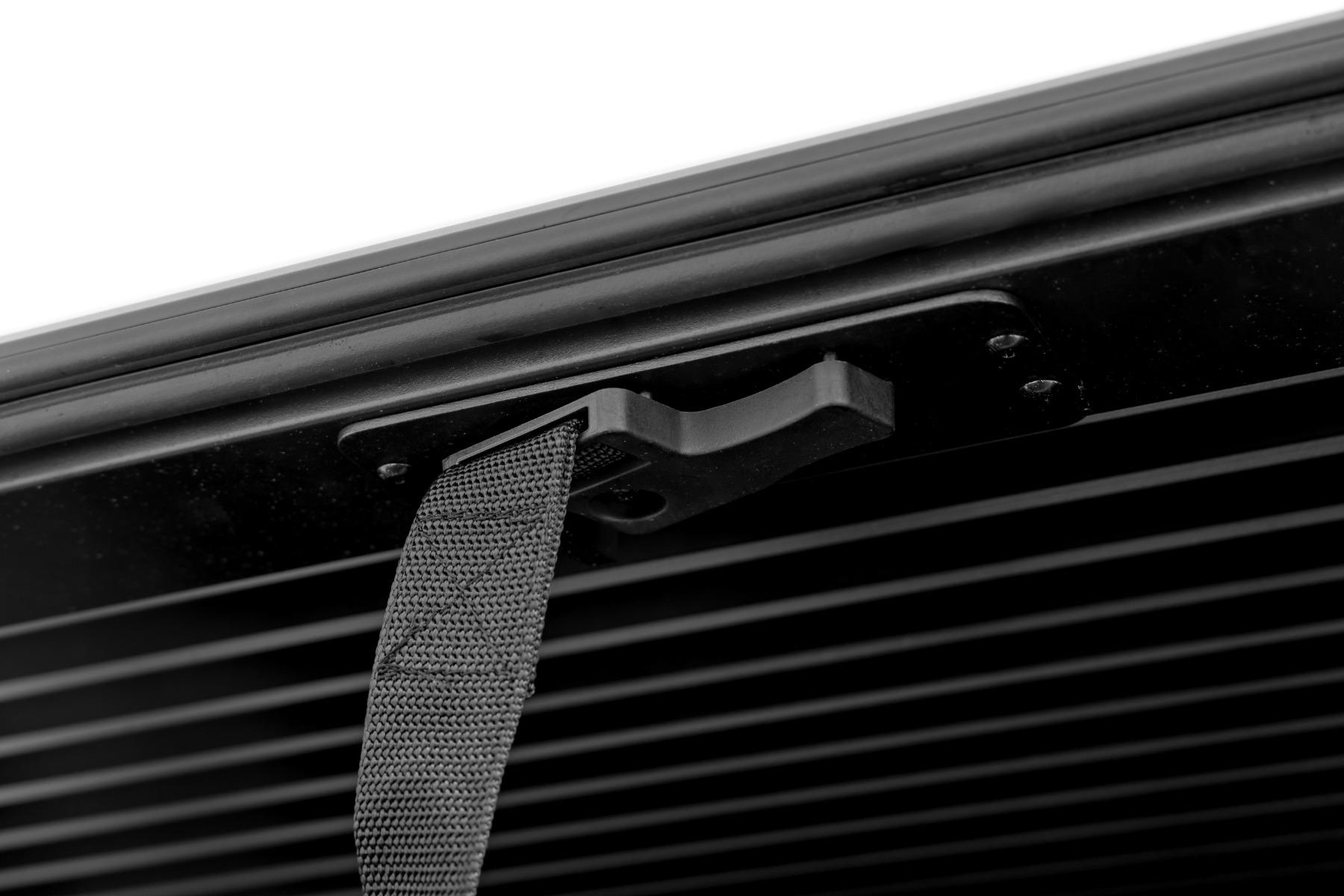 Manual Retractable Bed Cover | 5'9" Bed | Chevy/GMC 1500 (14-18 & Classic) — Bild 13