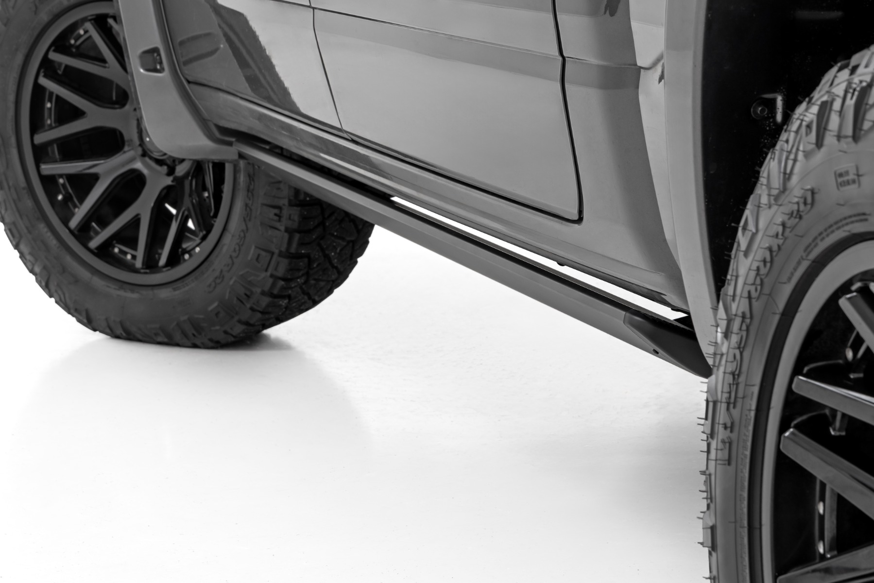 Elektrische Trittbretter | HT-Serie | Crew Cab | RAM 1500 (19–26)/1500 TRX (21–24) — Bild 2