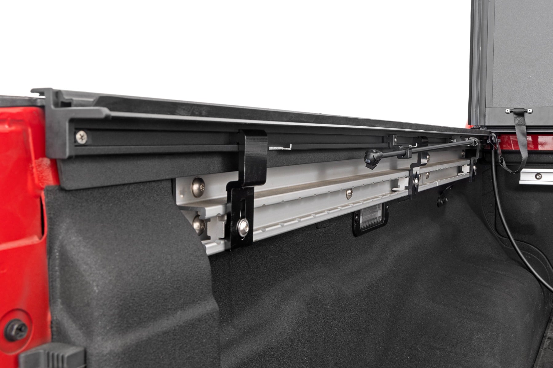 Hard Tri-Fold Flip Up Bed Cover | 5' Bed | Nissan Frontier 2WD/4WD (22-26) — Bild 5
