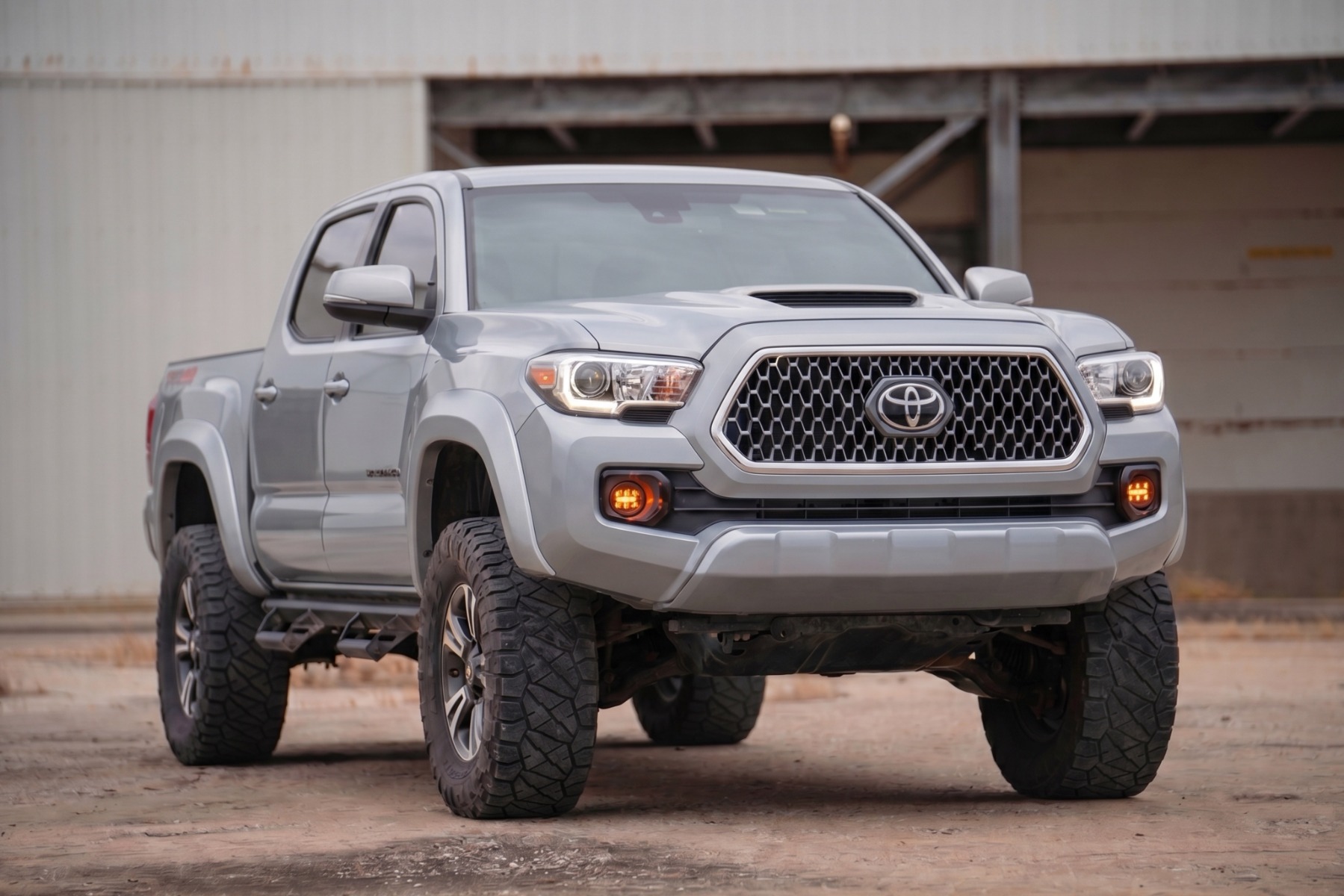 Sport-Kotflügelverbreiterungen | 1D6 Silver Sky Metallic | Toyota Tacoma (2016–2023) — Bild 4
