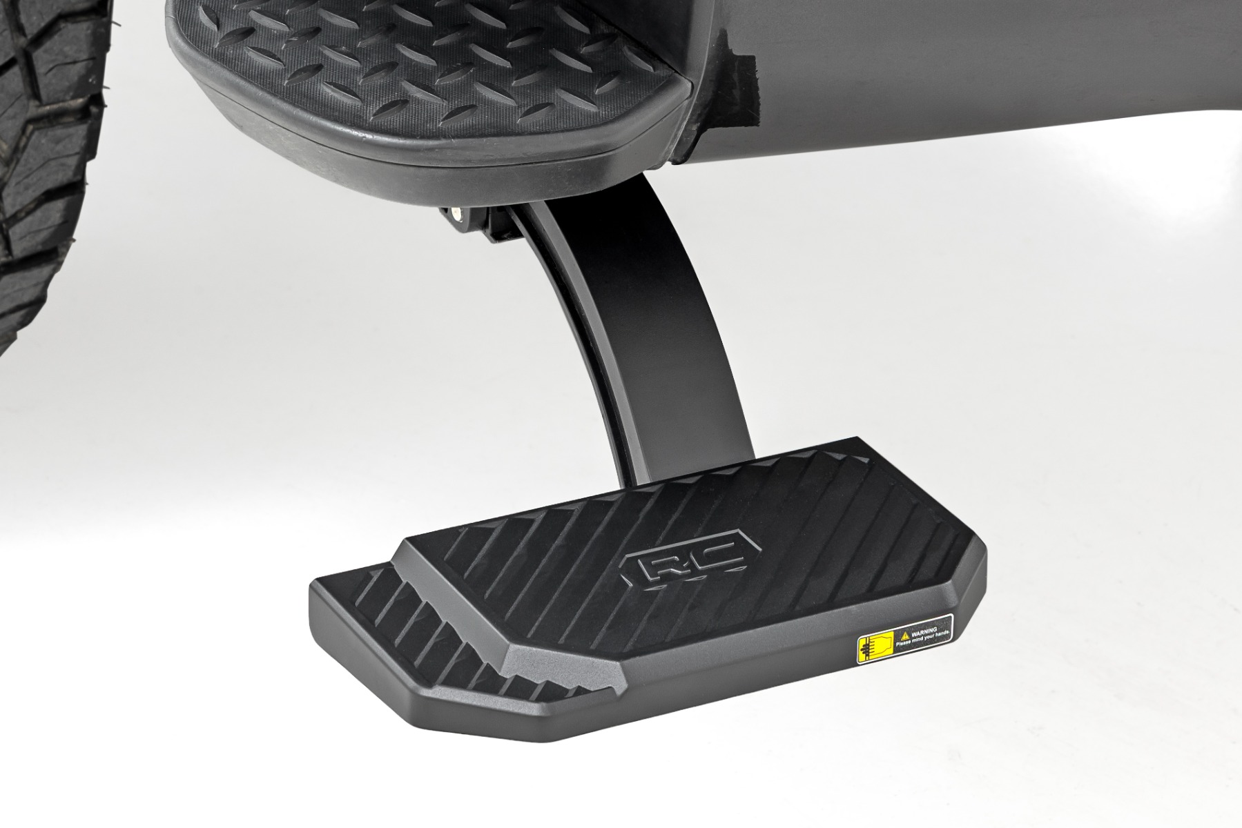 Retractable Bed Step | Manual Pull | Chevy/GMC 2500HD/3500HD (15-19) — Bild 2