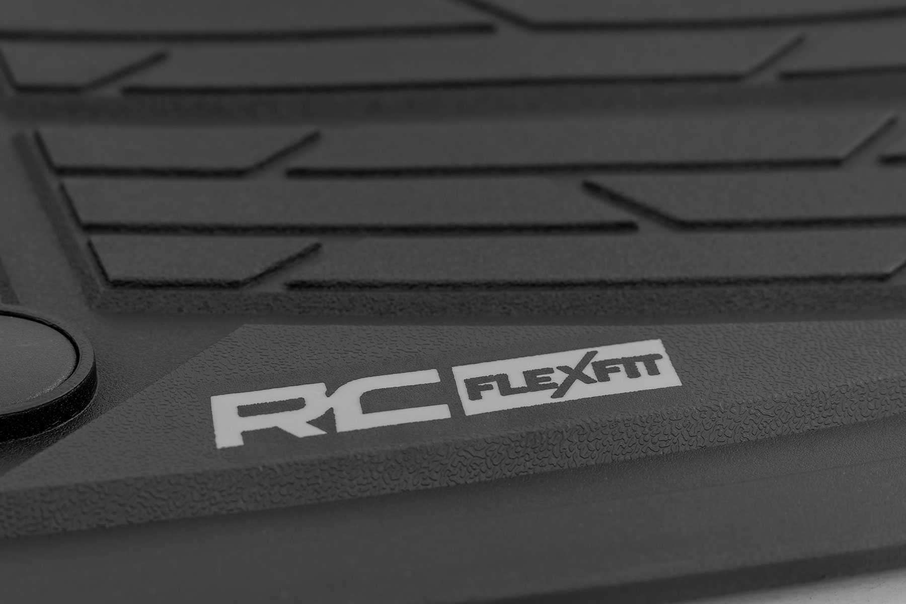 Flex-Fit-Fußmatten | Vorne | Schalensitze | Chevy/GMC 1500/2500HD/3500HD (19–26) — Bild 6