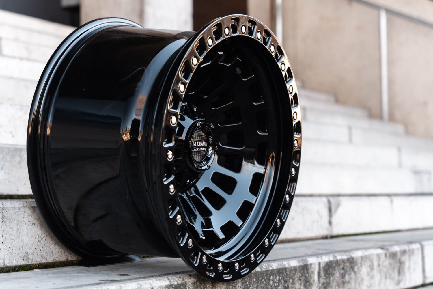 La Chanti OF6 | Glossy Black · 12J×20" · ET-25 | 5x127 / 5x139.7 — Bild 2