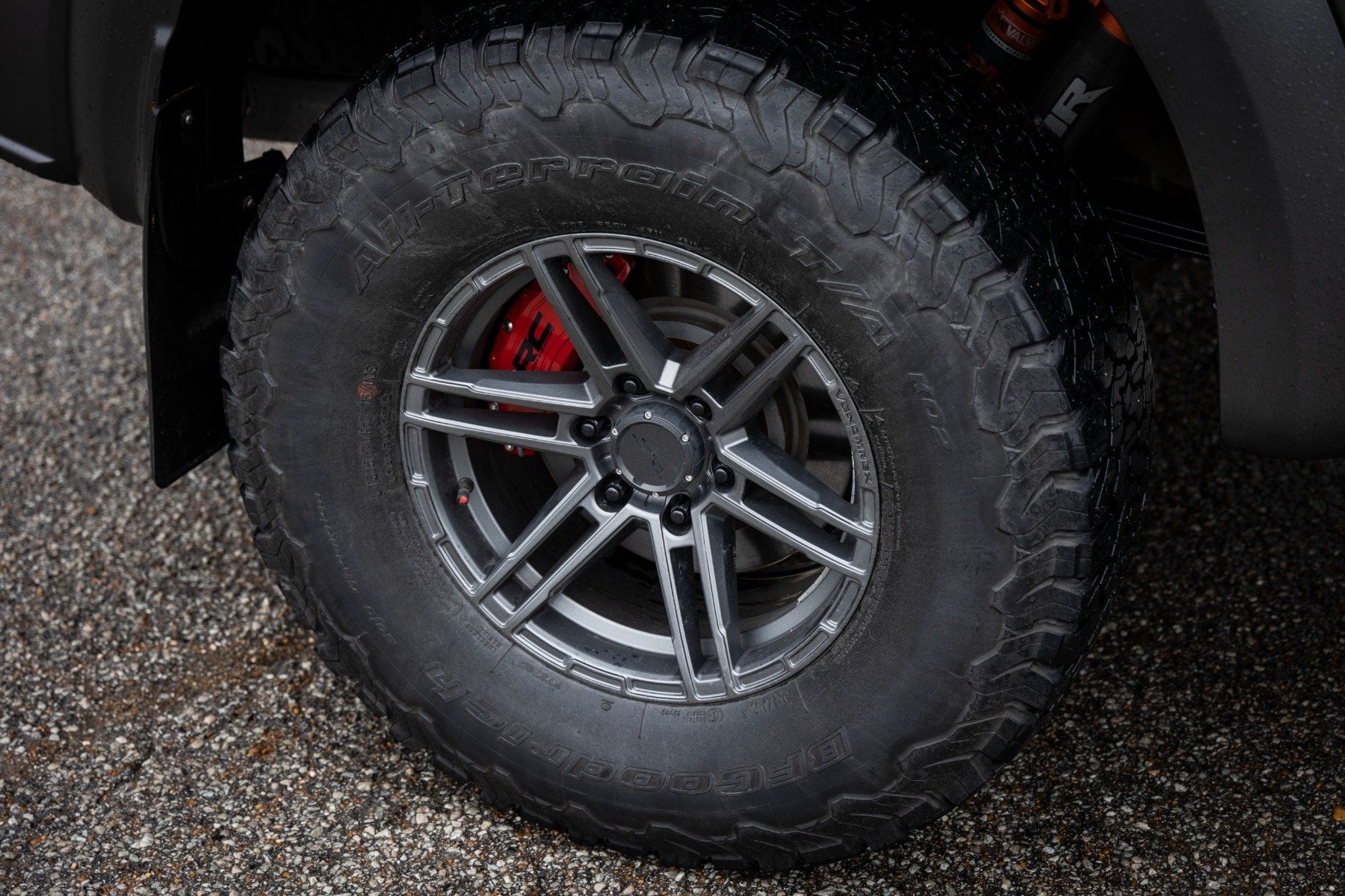 Caliper Covers | Front and Rear | Red | Mech Brake | Ford Expedition/F-150/Raptor — Bild 4