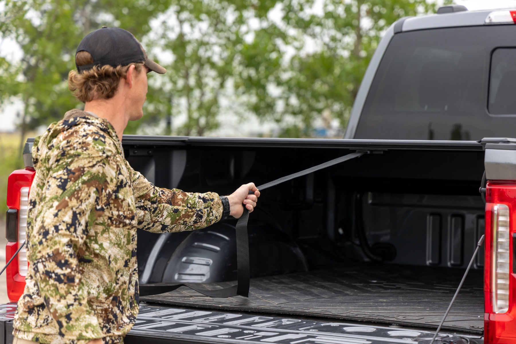 Manuell versenkbare Ladeflächenabdeckung | 6'10" Ladefläche | Ford F-250/F-350 Super Duty (17–26)