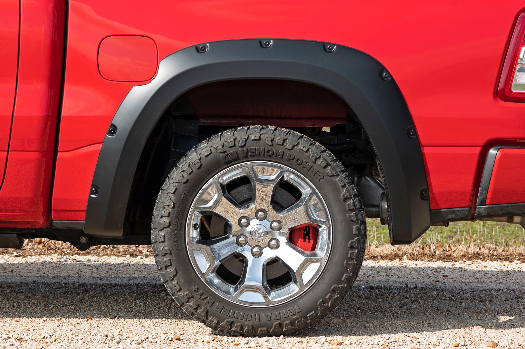 Bremssattelabdeckungen | Hinten | Rot | RAM 1500 2WD/4WD (2019–2026) — Bild 3