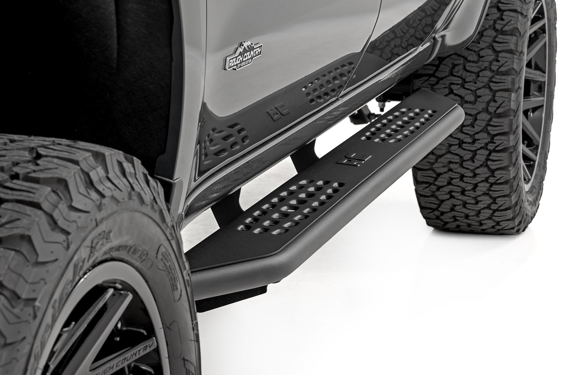 OV2 Running Boards | Side Step Bars | Crew Cab | Chevy/GMC 1500/2500HD (19-26) — Bild 5