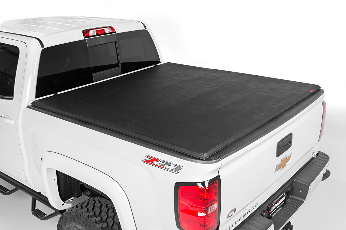 Weiche, dreifach faltbare Ladeflächenabdeckung | 6'7 Zoll Ladefläche | Chevy/GMC 1500 (00–06 & Classic)