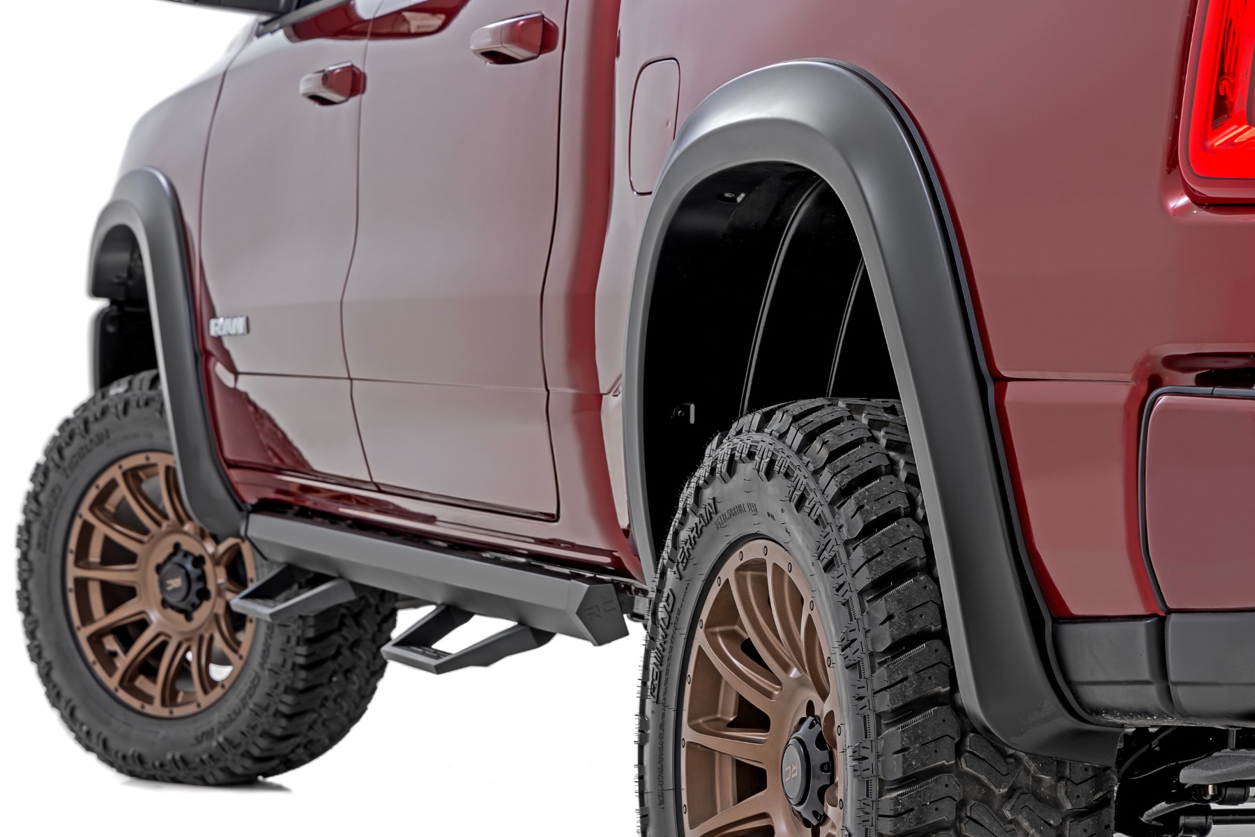 Sport-Kotflügelverbreiterungen | PR4 Flame Red | RAM 1500 2WD/4WD (2025–2026)