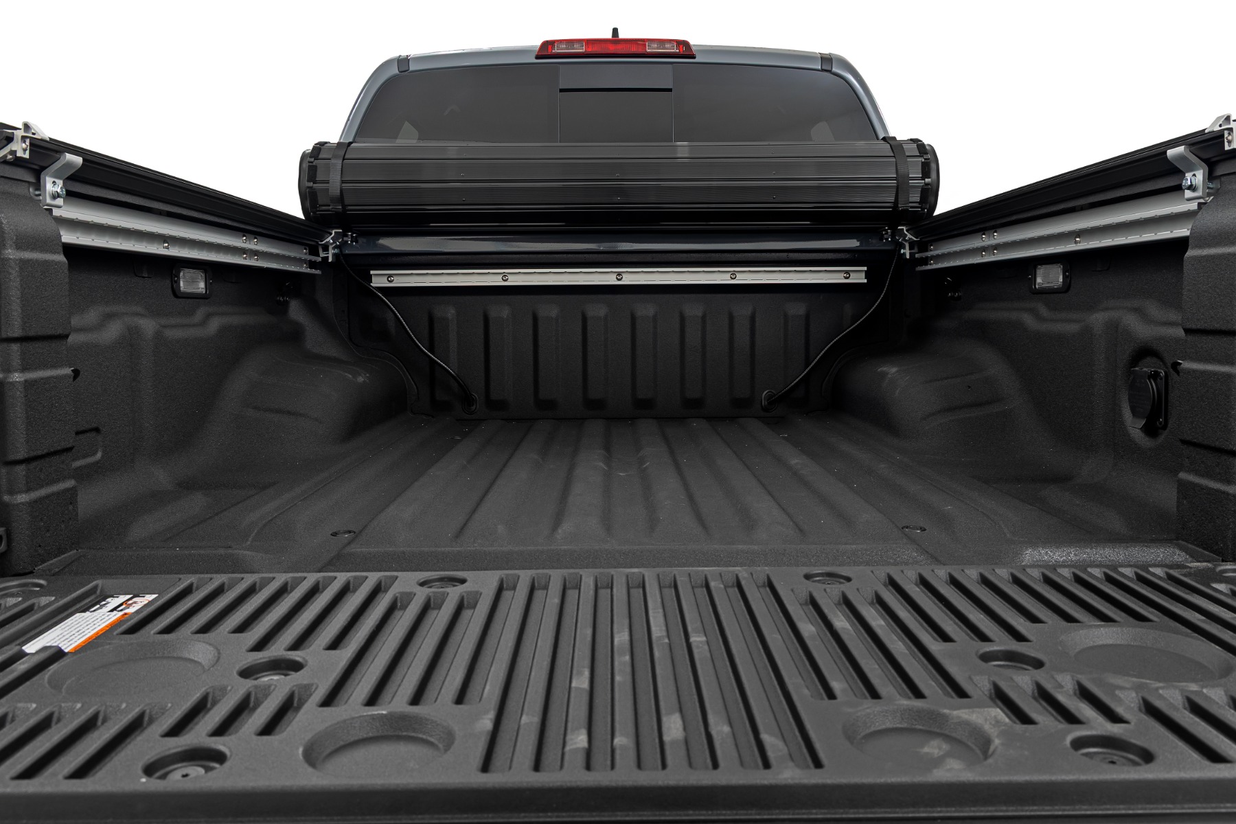 Feste Ladeflächenabdeckung | 5' Ladefläche | Nissan Frontier 2WD/4WD (2022–2026) — Bild 5