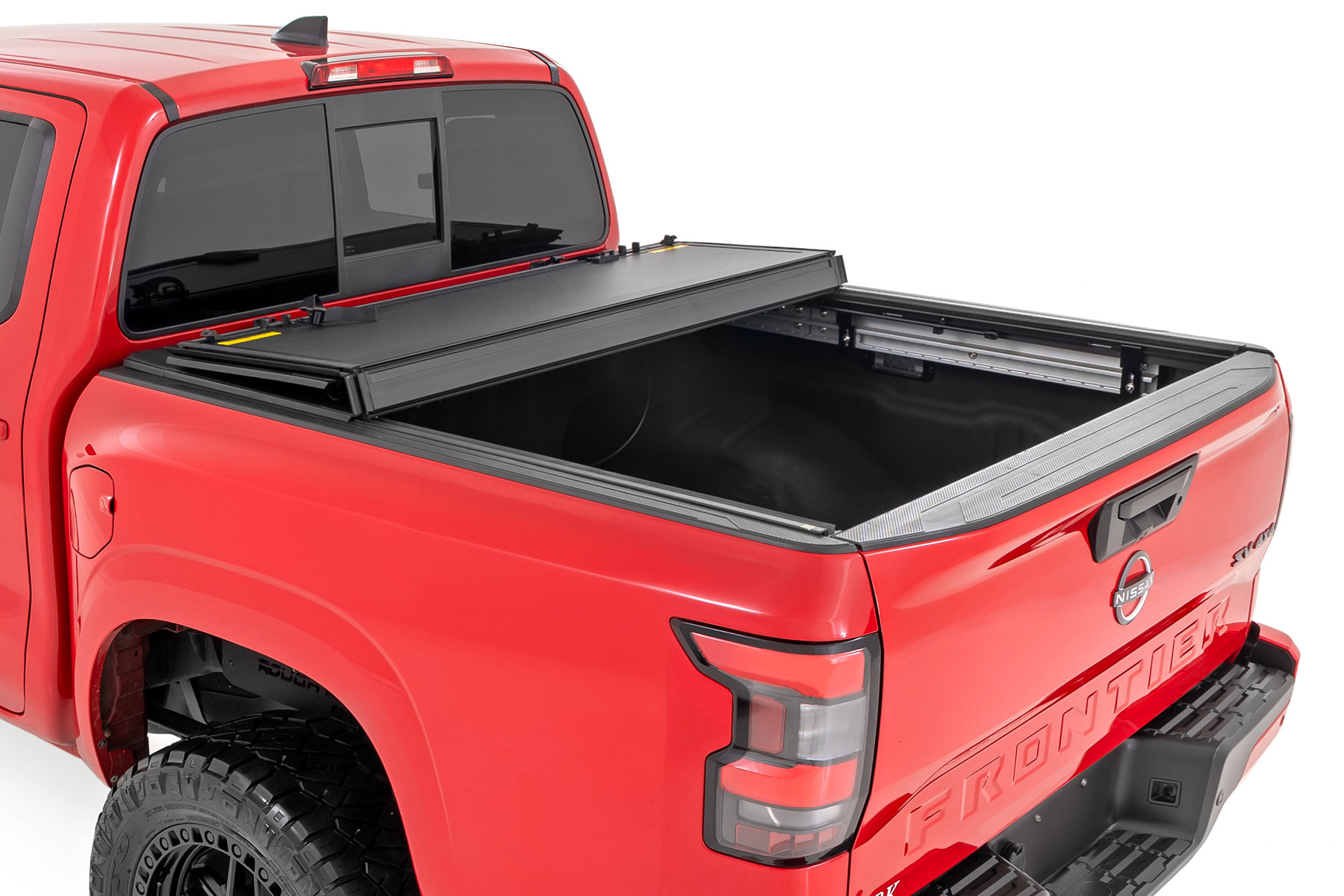 Hard Tri-Fold Flip Up Bed Cover | 5' Bed | Nissan Frontier 2WD/4WD (22-26) — Bild 3
