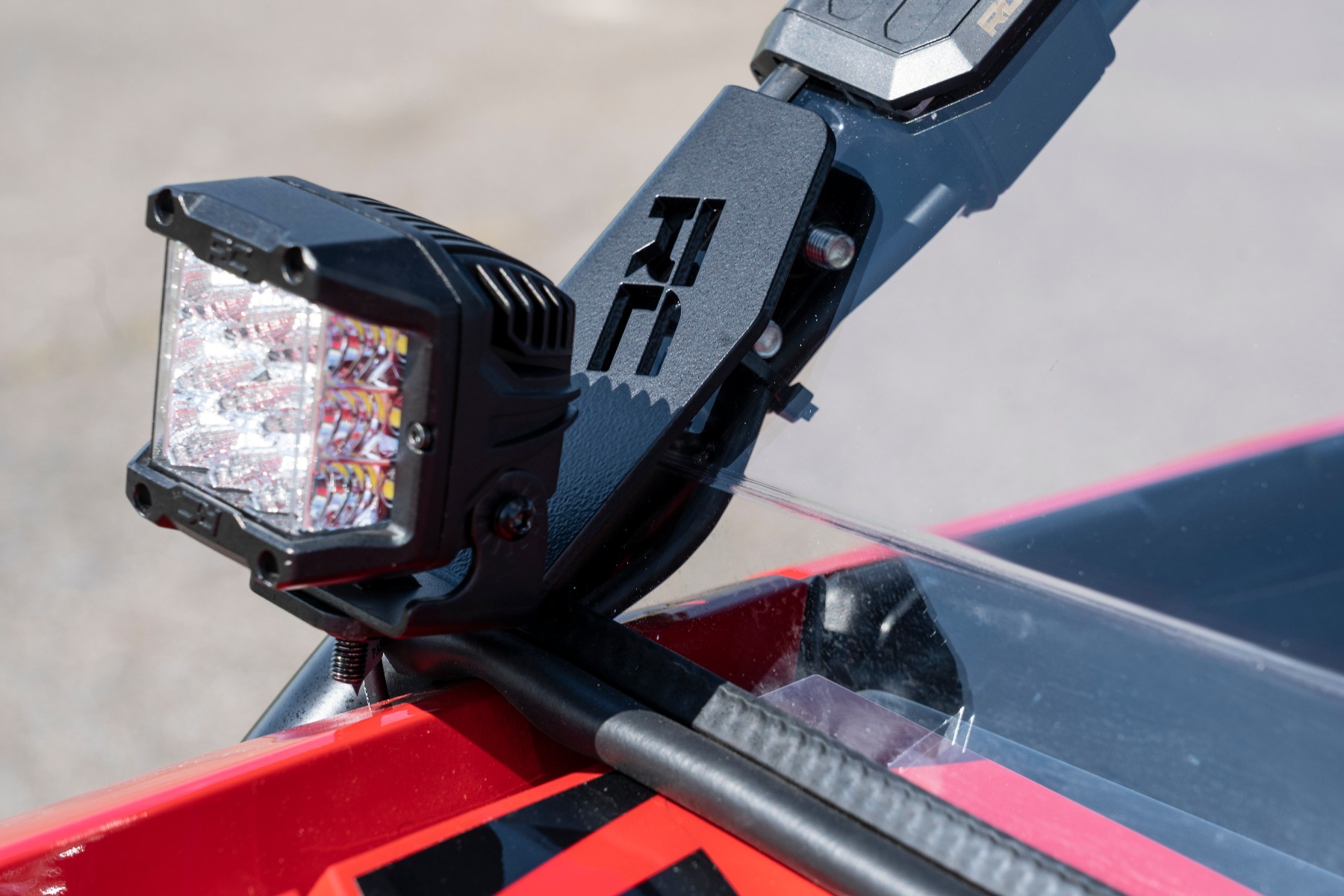 LED-Beleuchtungsset | Befestigung am Schutzbügel | 2 Zoll Schwarzes Paar | Gelbe Tagfahrleuchten | Honda Talon 1000 — Bild 6