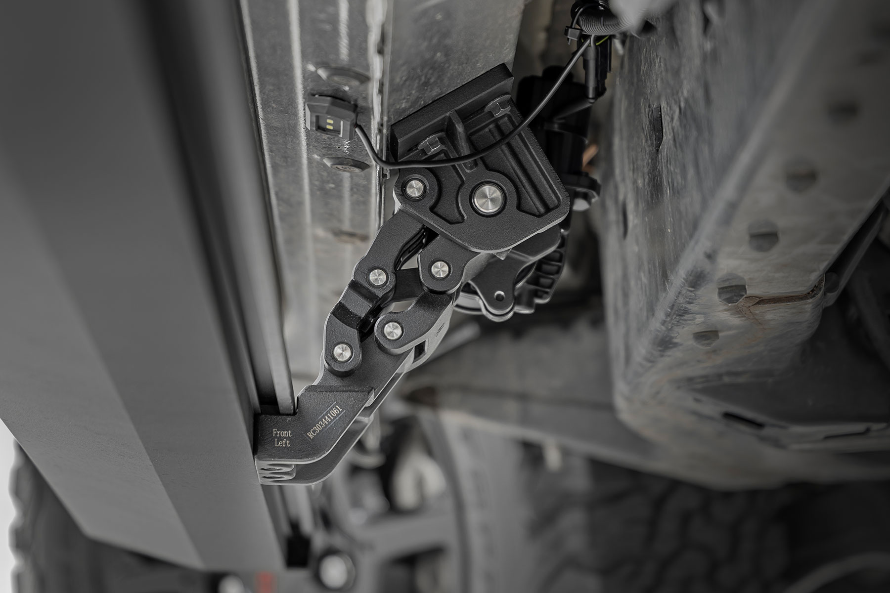Elektrische Trittbretter | Zwei Elektromotoren | CrewMax | Toyota Tundra (07–21) — Bild 6