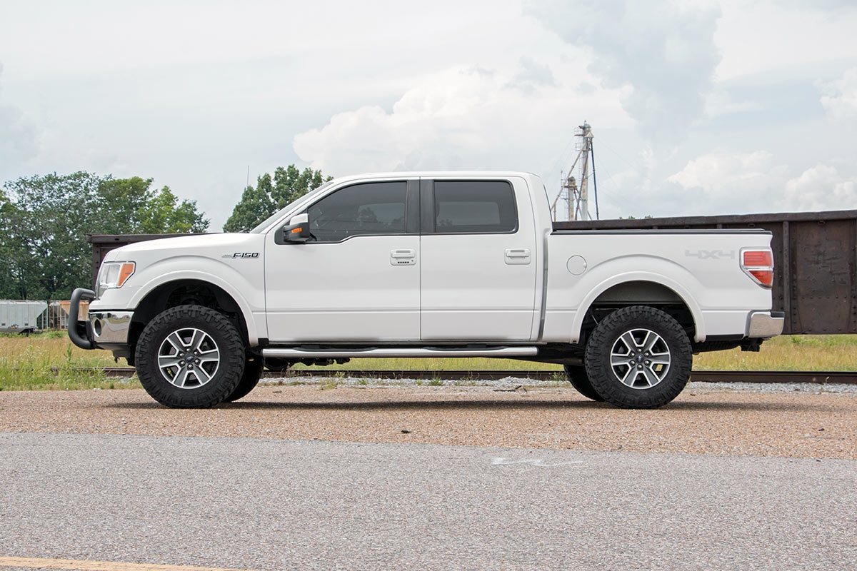 3-Zoll-Lift Kit | M1-Federbeine | Ford F-150 4WD (2009–2013) | Rote Ausführung — Bild 4