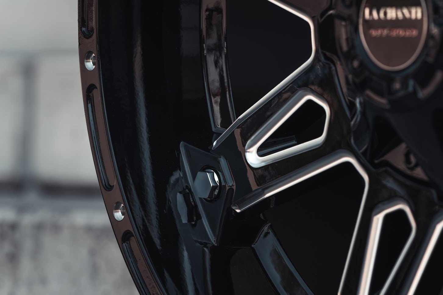 La Chanti OF1 | Glossy Black Milled · 9J×20" · ET0 | 6x135 / 6x139.7 — Bild 6