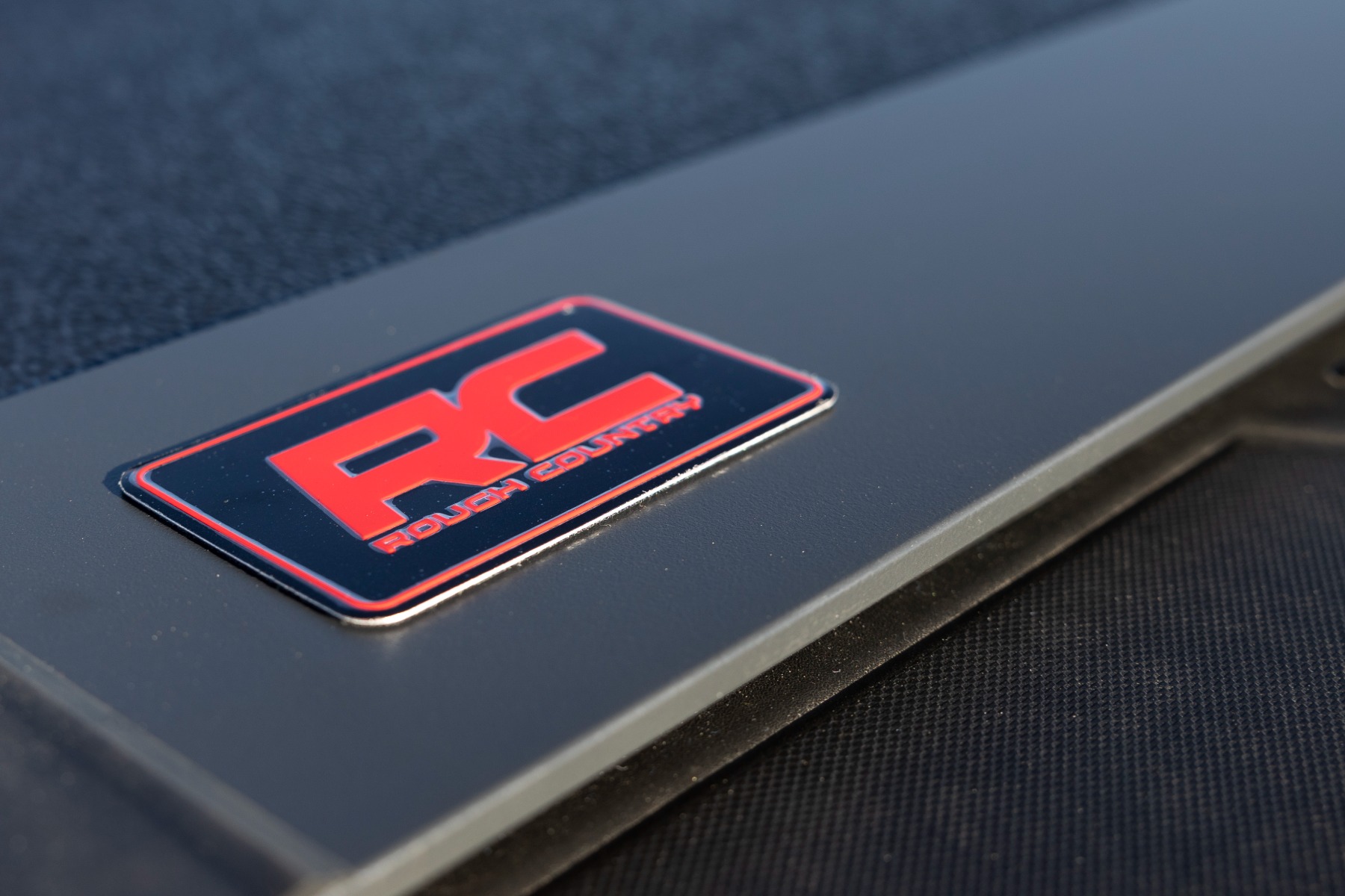 Hard Low Profile Bed Cover | 5' Bed | Chevy/GMC Canyon/Colorado (15-26) — Bild 6