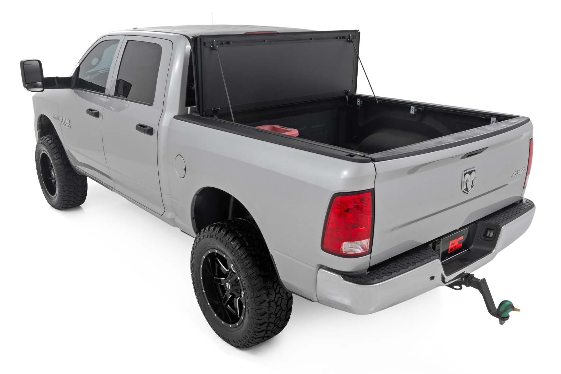 Stabile, dreifach faltbare, hochklappbare Ladeflächenabdeckung | 5'7" Ladefläche | RAM 1500 2WD/4WD (2009–2018 & Classic) — Bild 6