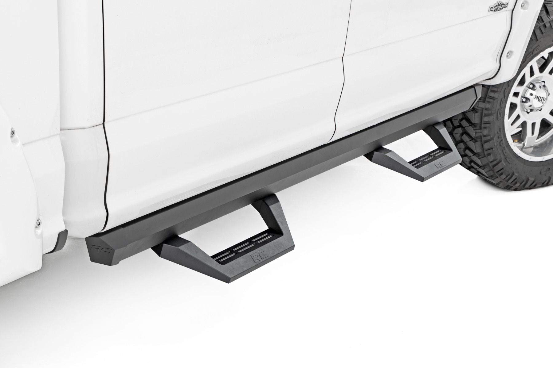 SRX2 verstellbare Aluminium-Trittstufe | Doppelkabine | Ford F-150/Lightning/F-250/F-350/Raptor (2015–2026) — Bild 4