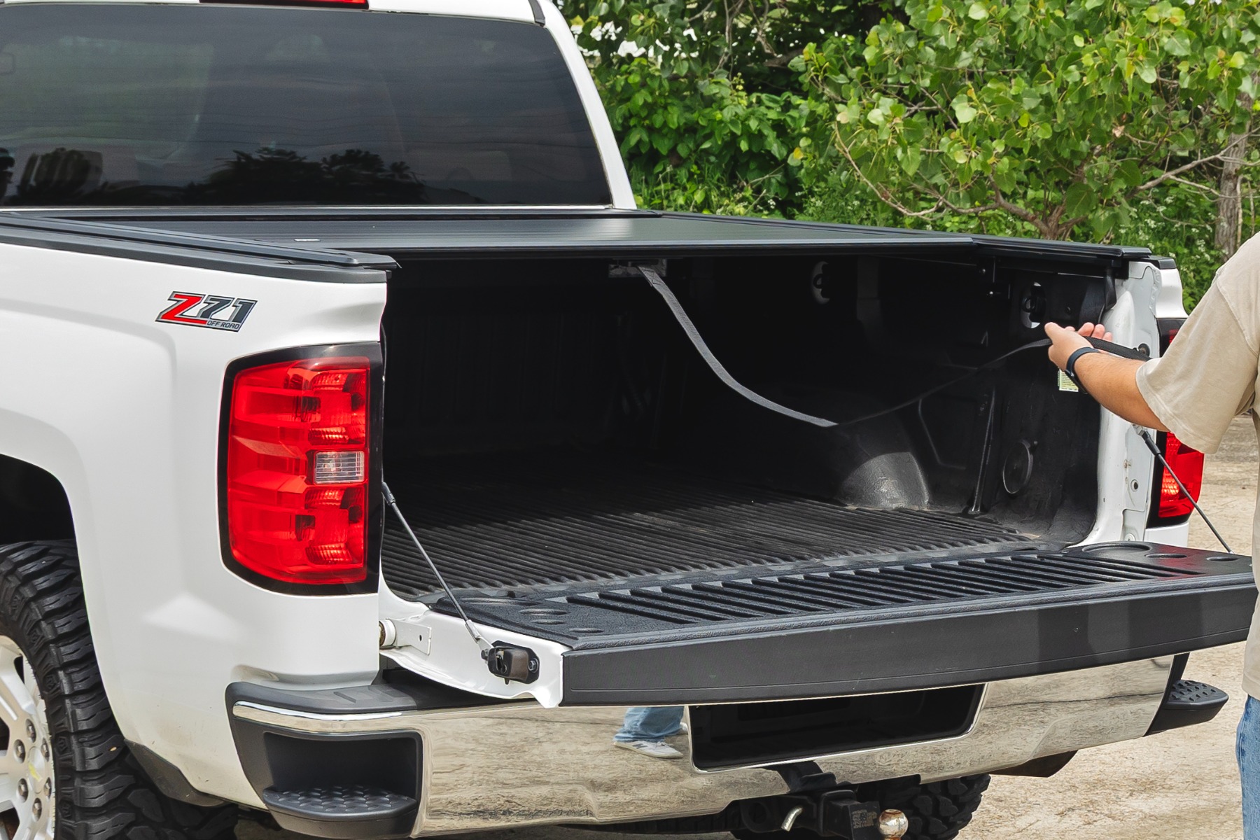 Manuell versenkbare Ladeflächenabdeckung | 5'9" Ladefläche | Chevy/GMC 1500 (14–18 & Classic) — Bild 11