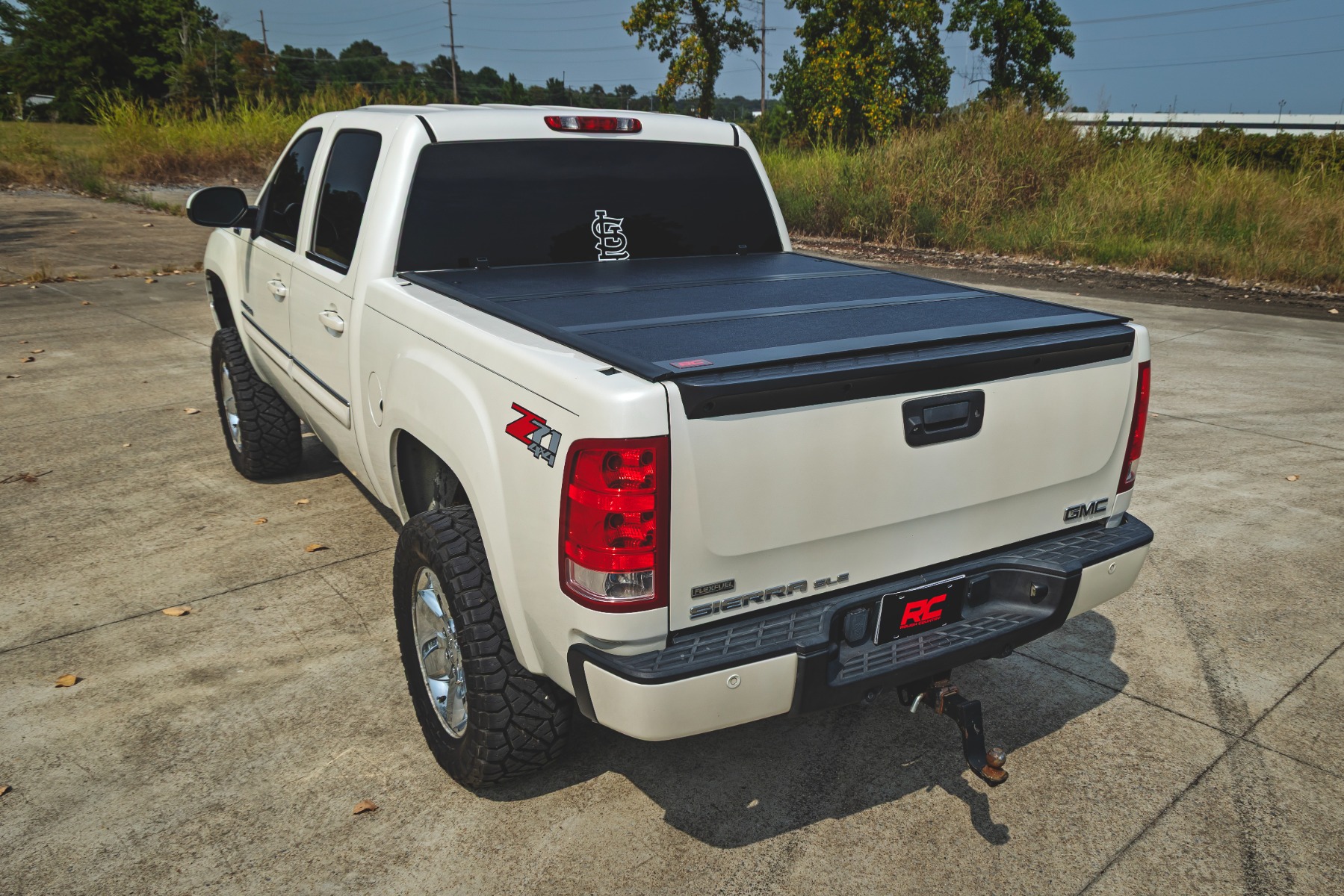 Hard Low Profile Bed Cover | 5'9" Bed | No Rail Caps | Chevy/GMC 1500 (07-13) — Bild 6