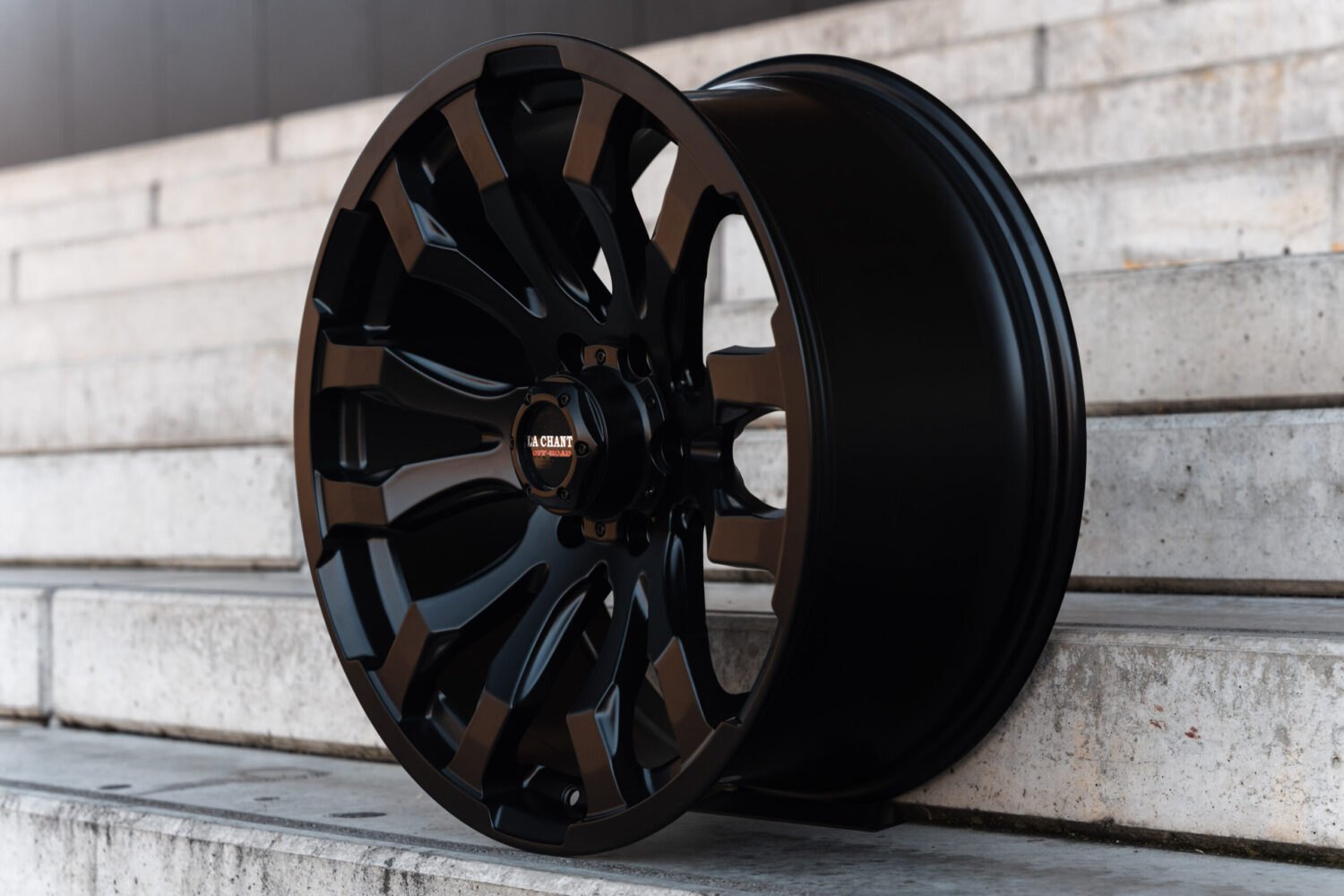 La Chanti OF7 | Glossy Blk/Mach Face/Bronze Coating · 10J×20" · ET-25 | 5x127 / 5x139.7 — Bild 1